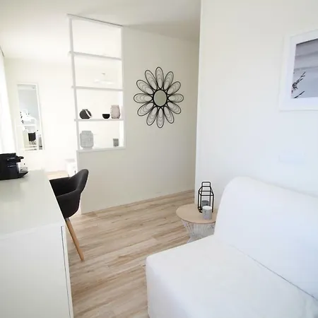 Jr & I Rius I Guest house