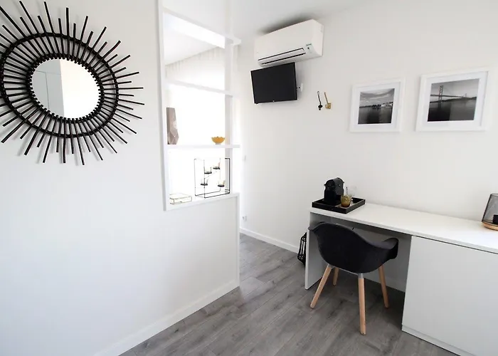 招待所 Jr & I Rius I