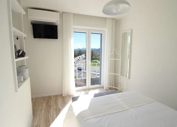 Jr & I Rius I 招待所 科英布拉