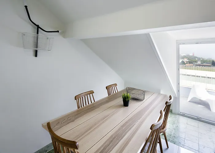 Jr & I Rius I 招待所 科英布拉