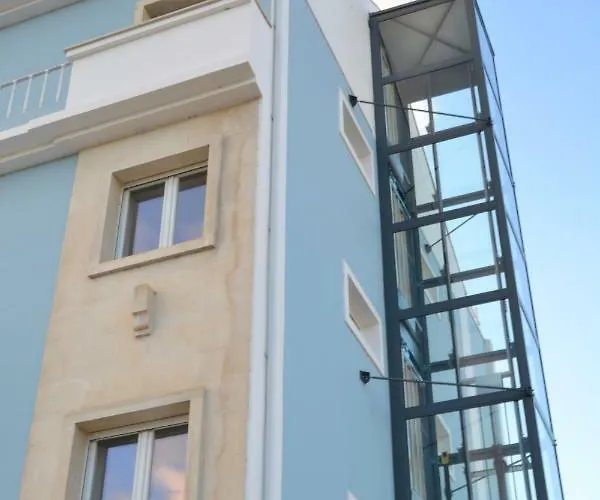 Jr & I Rius I 招待所 4*