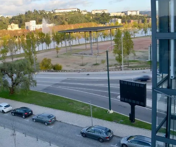 Jr & I Rius I 招待所 科英布拉