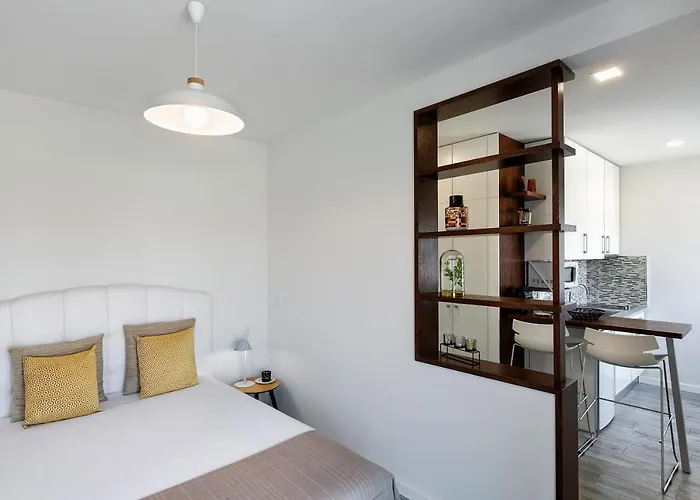 Jr & I Rius I 招待所