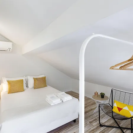 Jr & I Rius I Penzion