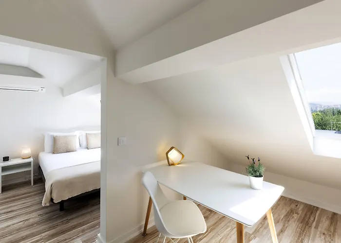 Jr & I Rius I בית הארחה 4*