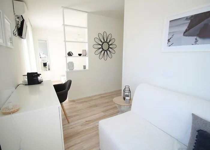 Jr & I Rius I בית הארחה